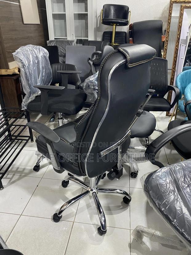 Quality Leather Chair · Photo 4