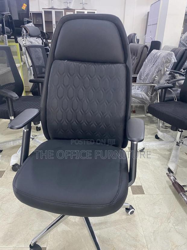 Office Swivel Chair · Photo 3