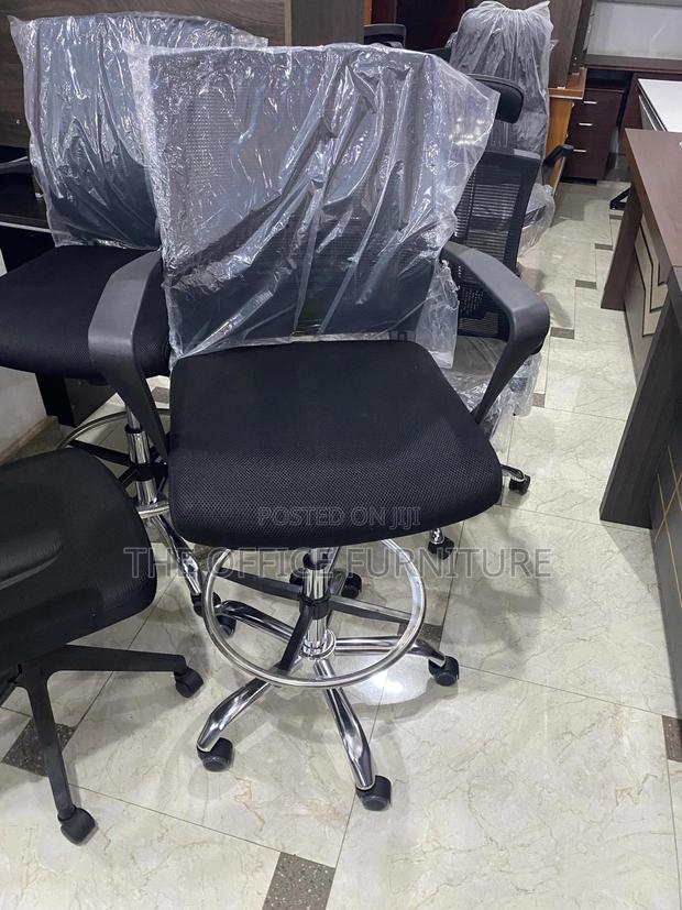 Cashier Swivel Chair · Photo 3