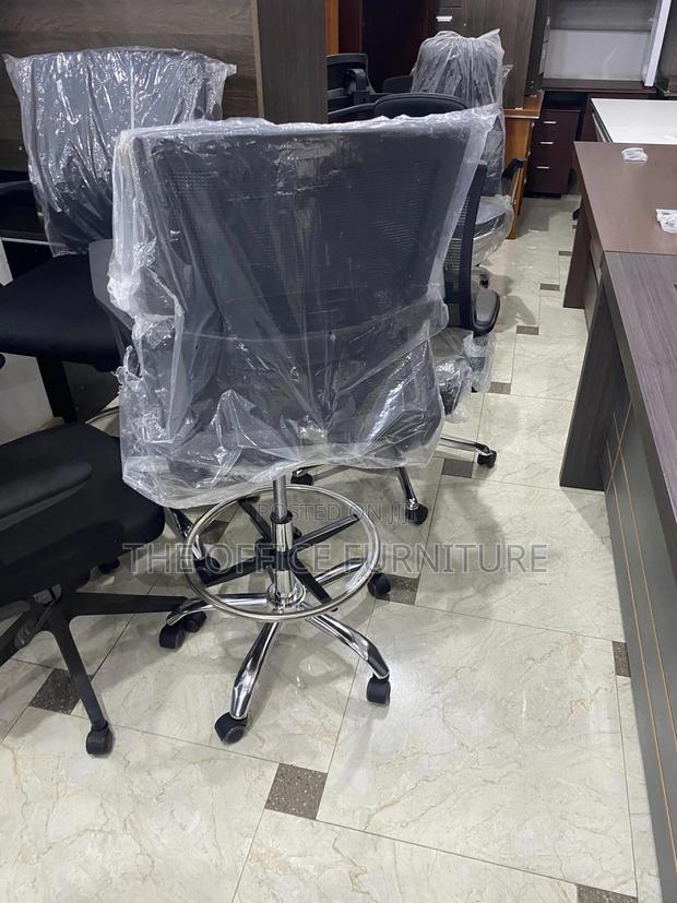 Cashier Swivel Chair · Photo 4