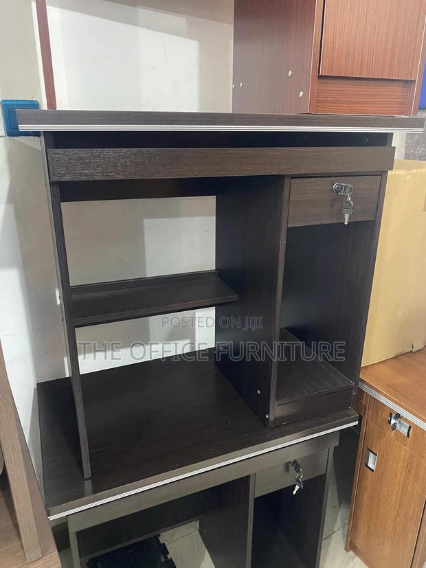 Computer Desk · Photo 2
