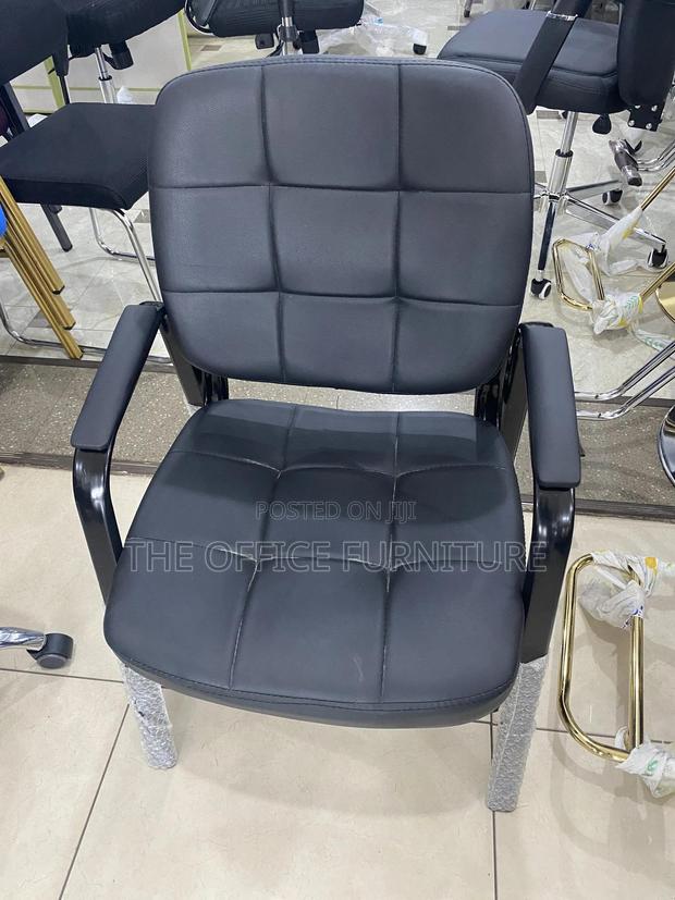 Leather Waiting Chair(Small) · Photo 2