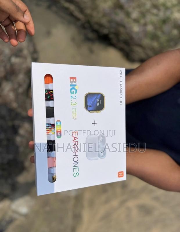 I20 Ultra Smart Watch With Earphone · Photo 3