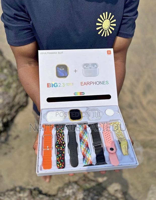 I20 Ultra Smart Watch With Earphone · Photo 2