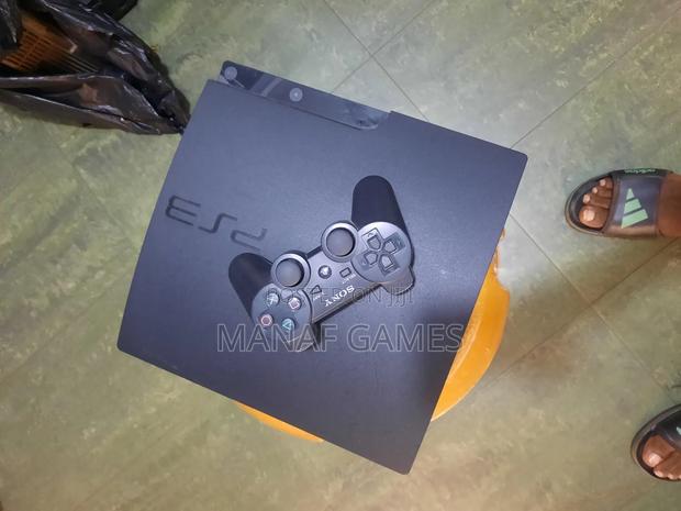 Playstation 3 Slim With 10 Games · Photo 3