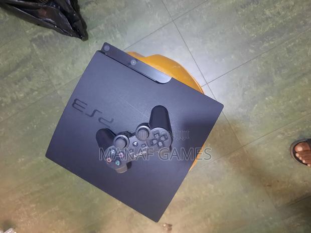 Playstation 3 Slim With 10 Games · Photo 4