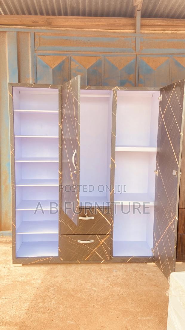 Shoe Rack With Wardrobe · Photo 4