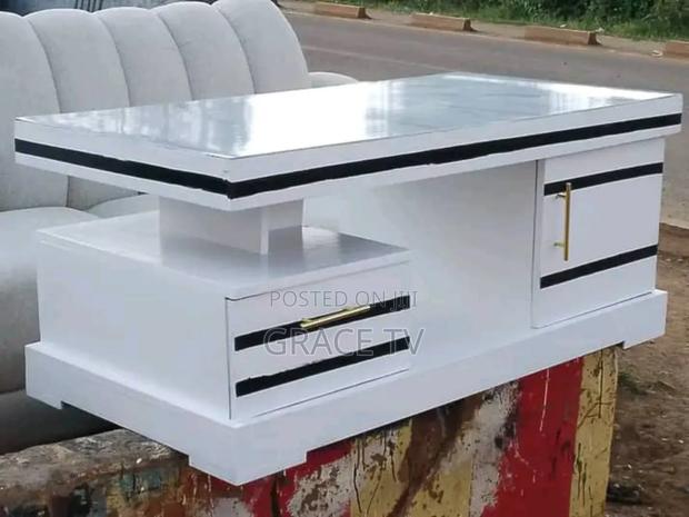Neat and Nice Center Table · Photo 2
