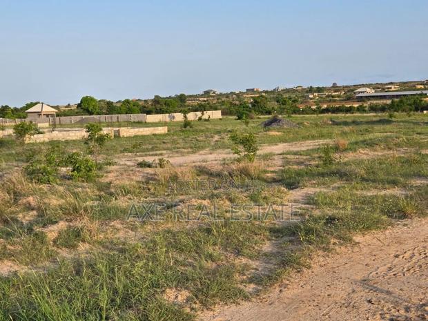 Exclusive! Serviced Full Plots at Prampram · Photo 3