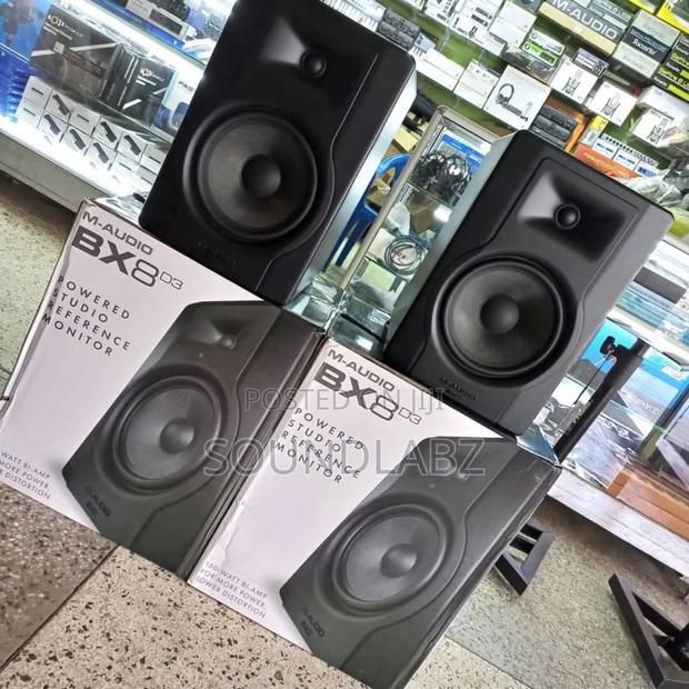 M-Audio Bx8 D3 Powered Studio Reference Monitors Speakers · Photo 2