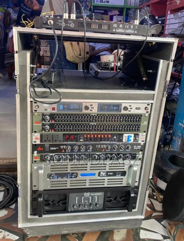 Full Line Array Speaker Set With Amplifier Rack Set · Photo 4