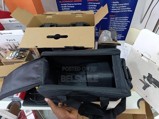 Durable Camera/Camcorder Shoulder Bag photo 2