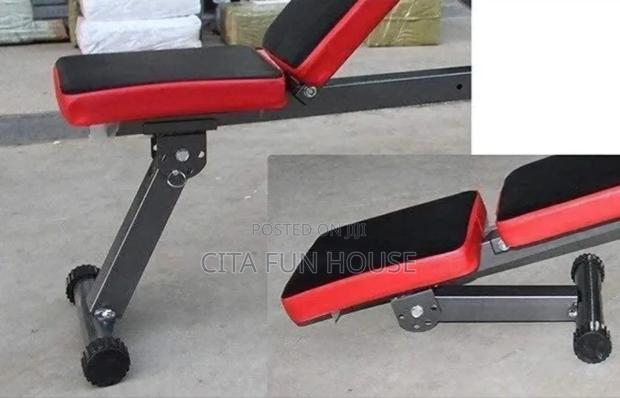 Adjustable Multi-function Exercise Bench · Photo 4