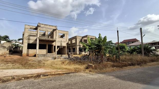 Roadside Property For Sale In Kumasi photo 2