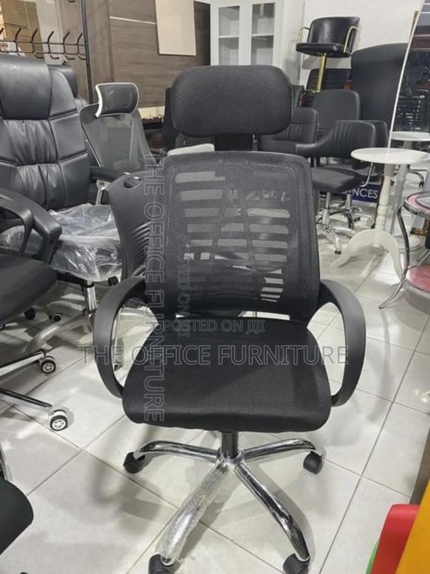 Swivel Chair · Photo 2