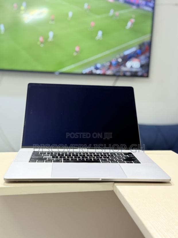 Laptop Apple MacBook Pro 2016 16GB Intel Core I7 SSD 256GB photo 2