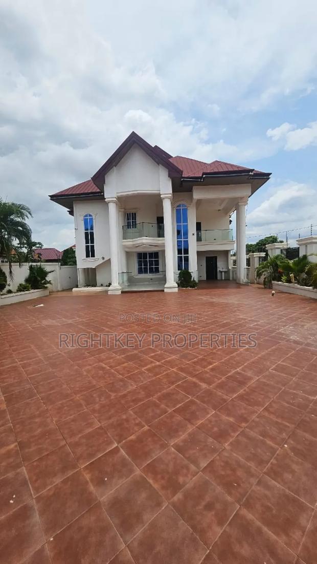 Furnished 5bdrm Mansion in Santasi, Kumasi Metropolitan for sale · Photo 1