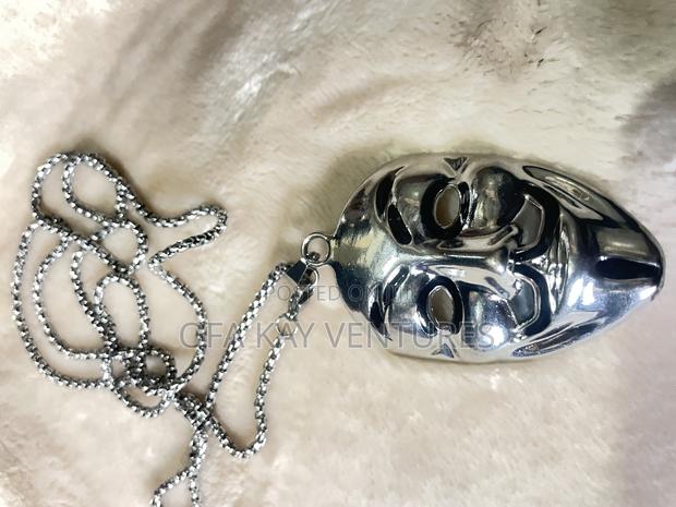 Vendetta Long Necklace · Photo 4