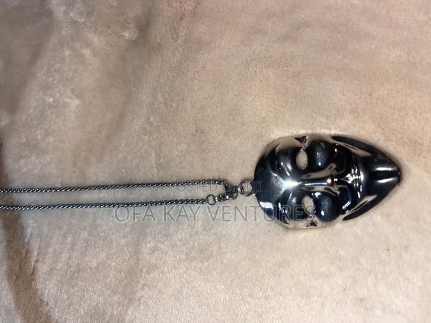 Vendetta Long Necklace · Photo 3