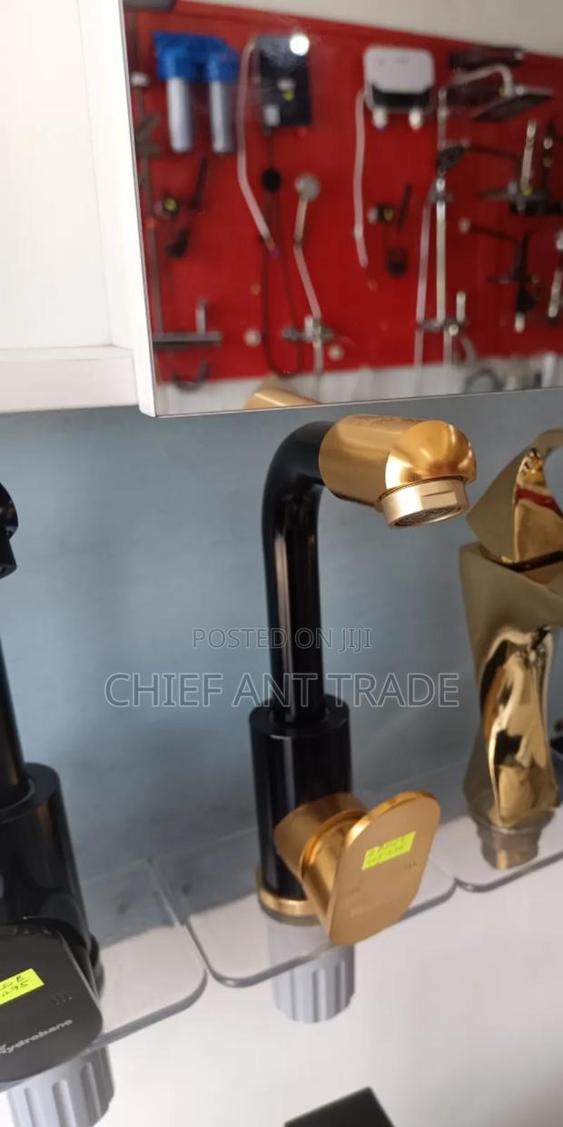Kitchen and Basin Faucet 3726s · Photo 4