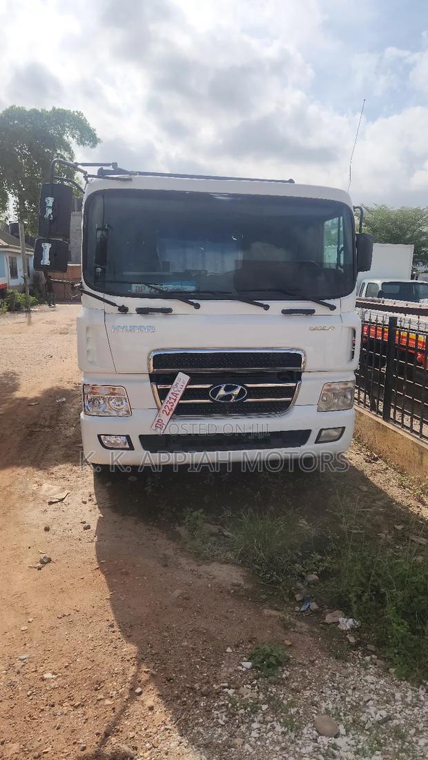 Hyundia Gold 14 Ton photo 4