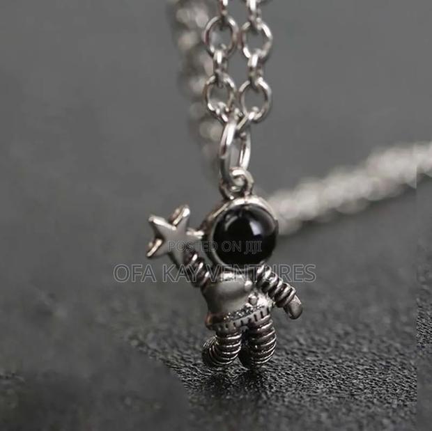Astronaut Necklace With 2rings · Photo 4