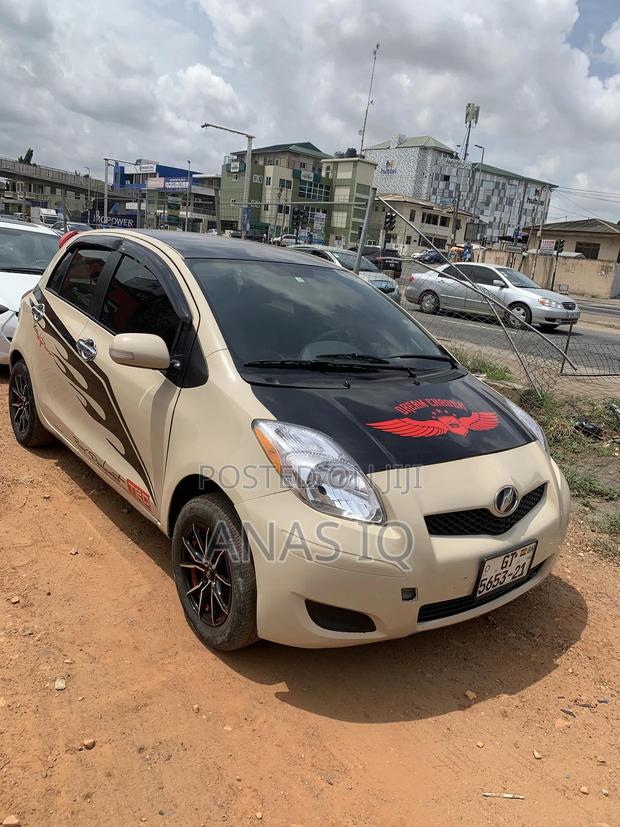 Toyota Vitz 2010 · Photo 3