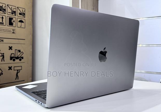 Laptop Apple MacBook Pro 2018 8GB Intel Core I5 SSD 256GB photo 2