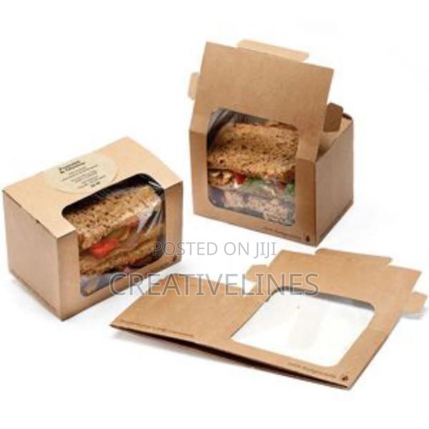 Customised Cake With Windows · Photo 4