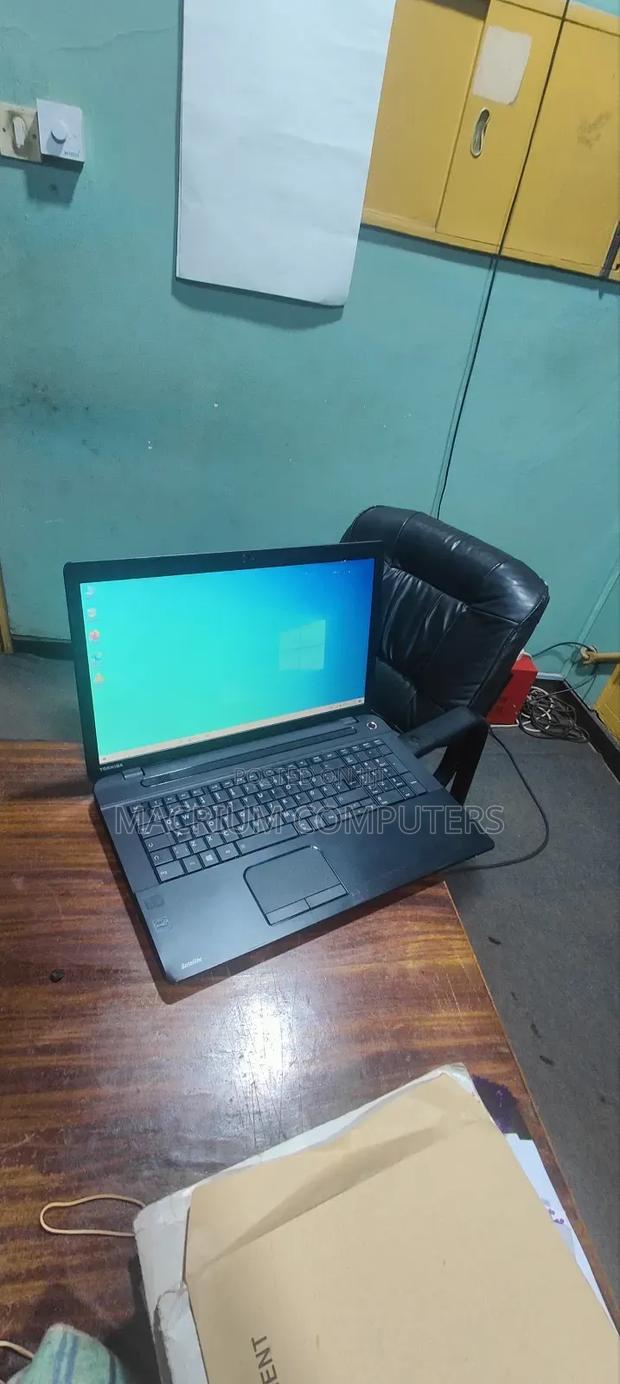 Laptop Toshiba Satellite C70D 4GB AMD HDD 500GB