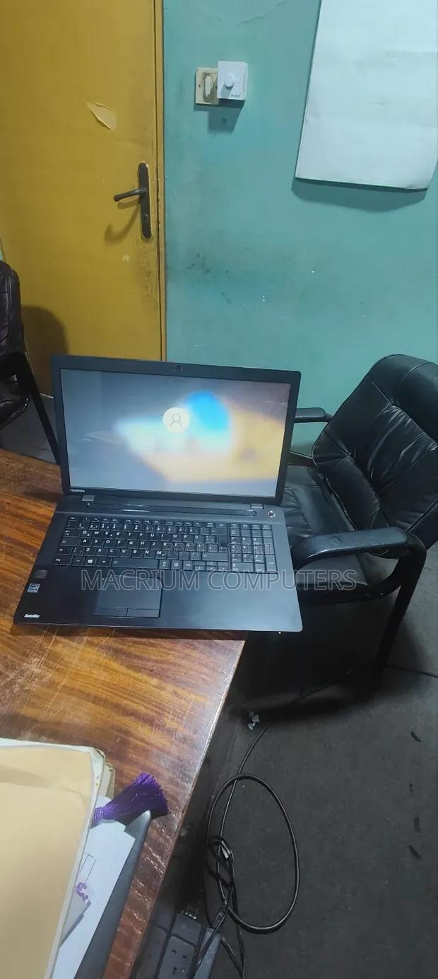 Laptop Toshiba Satellite C70D 4GB AMD HDD 500GB photo 2
