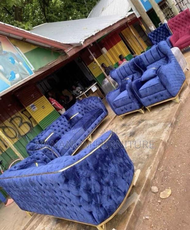 Sofa Set Available