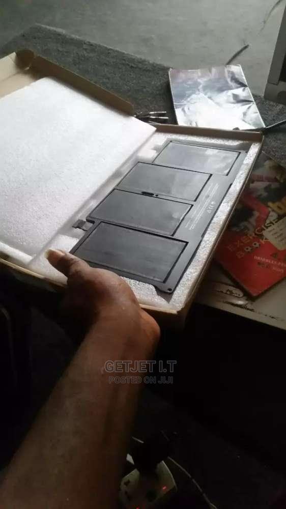 Macbook Air 2014 13' Batteries In Stock