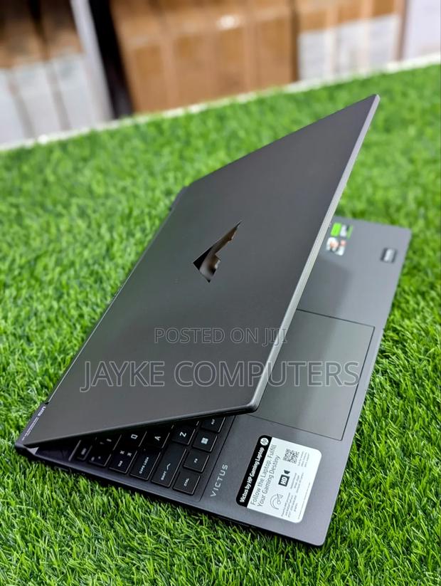 New Laptop HP Victus 15 16GB AMD Ryzen 5 SSD 512GB photo 3