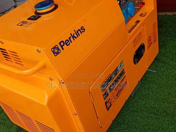 Phenomenal 10kva Generator Perkins Silent 50hz · Photo 1