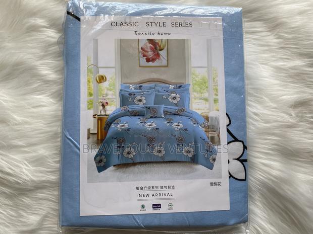 Double Size Bedsheet With 2 Pillow Case - Light Blue/White · Photo 3