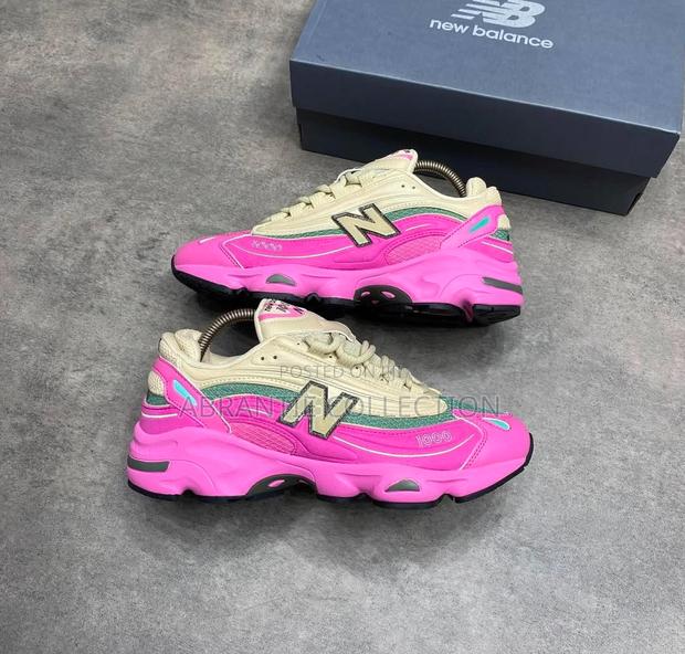 New Balance 1000 Tan Pink Sneaker · Photo 3