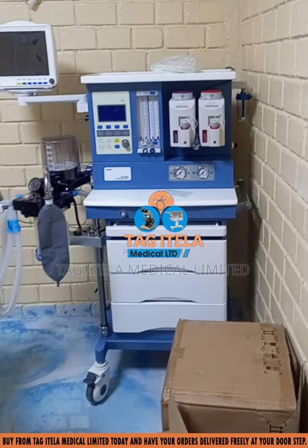 Anesthesia Machine (Double Vaporizer) · Photo 2