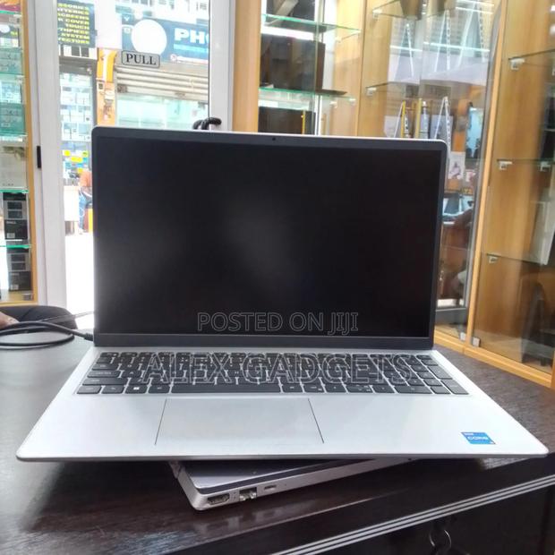 Laptop Dell Inspiron 15 3531 16GB Intel Core I5 SSD 512GB photo 3