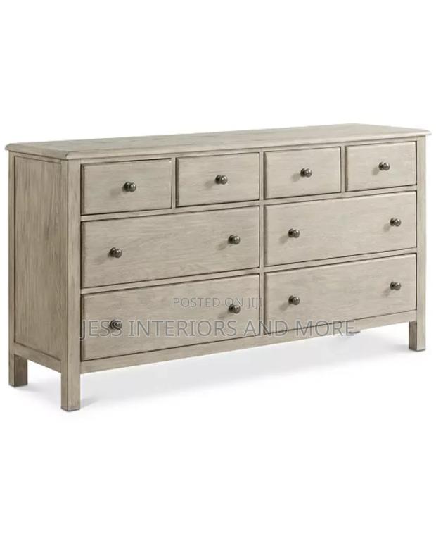 8 Drawer Dresser · Photo 4