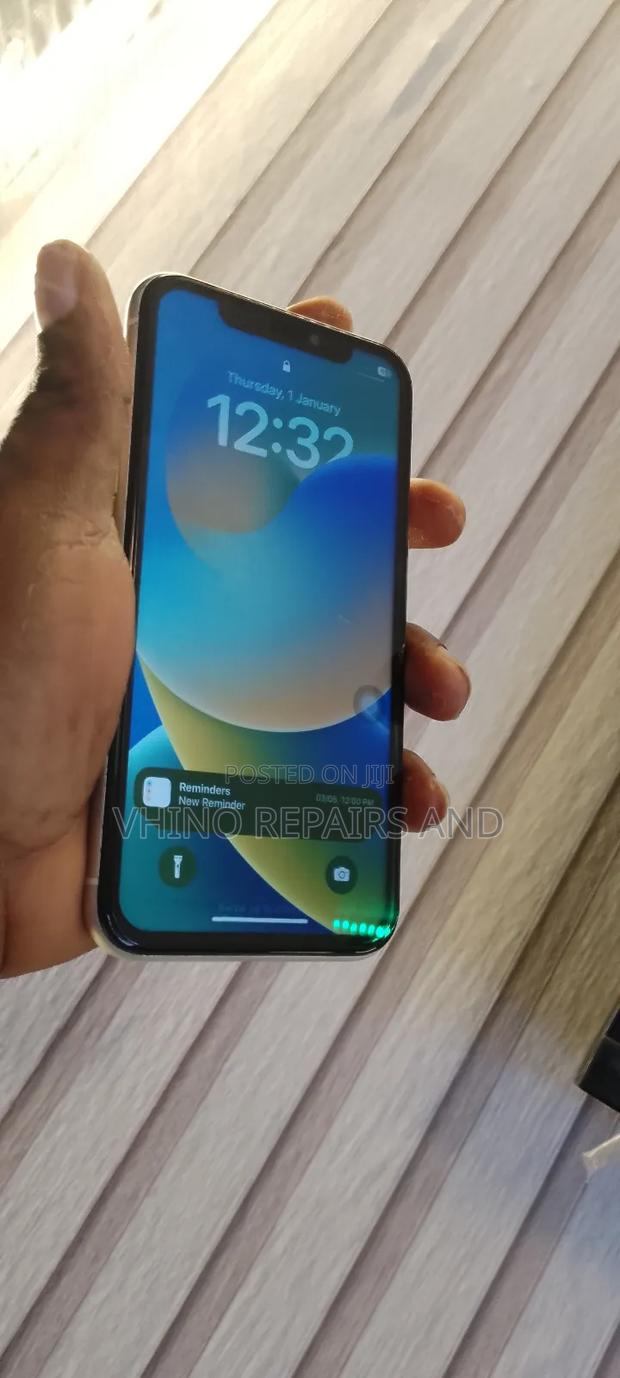 New Apple iPhone 11 64 GB White photo 2