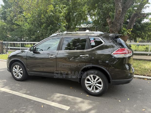 Nissan Rogue SV AWD 2016 Green photo 3