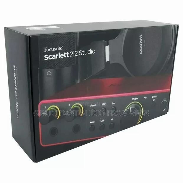 Focusrite 2i2 4th Gen Bundle · Photo 4