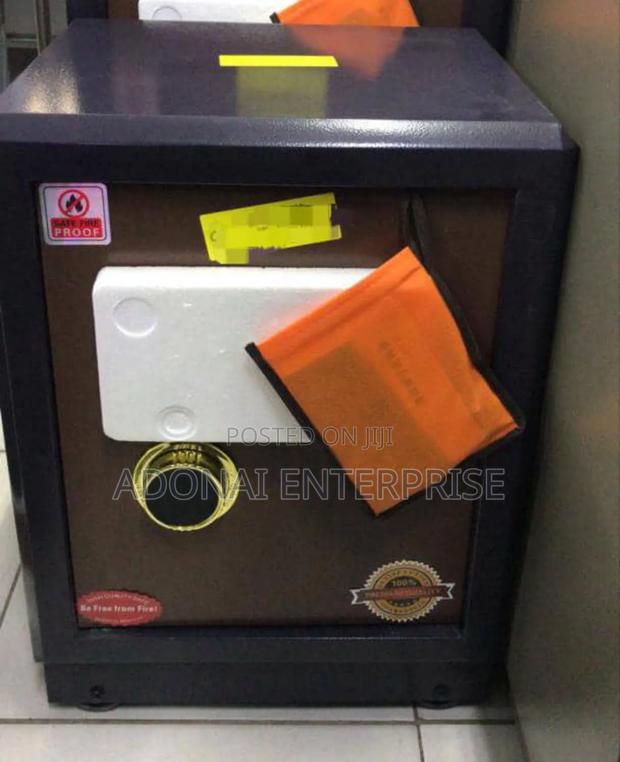 Fireproof Money Box Qmogb65u · Photo 1