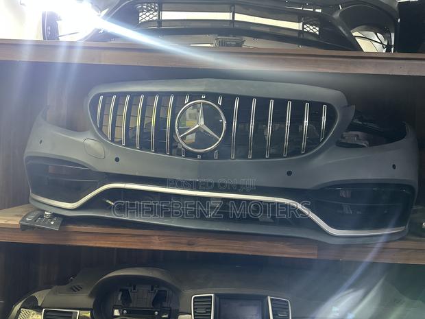 Mercedes Benz C300 C43 Amg Front Bumper photo 3