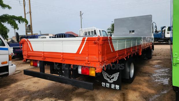 Hyundia 5 Tons Truck photo 4