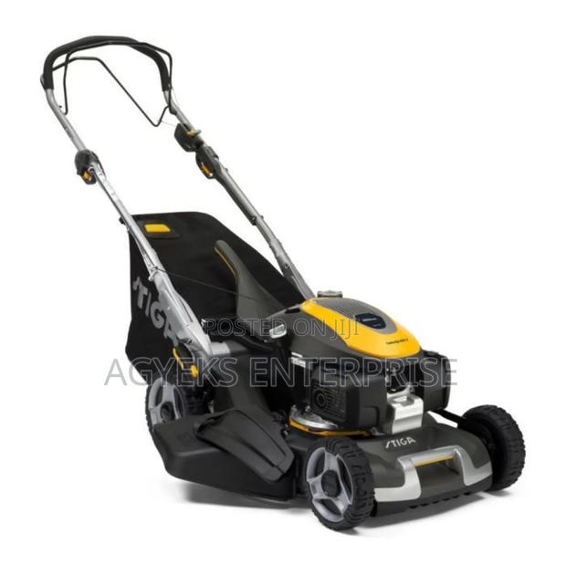 Honda Powered Stiga Lawn Mower · Photo 4