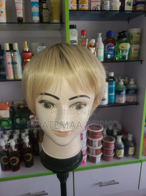 Blonde Pixie Hair · Photo 4