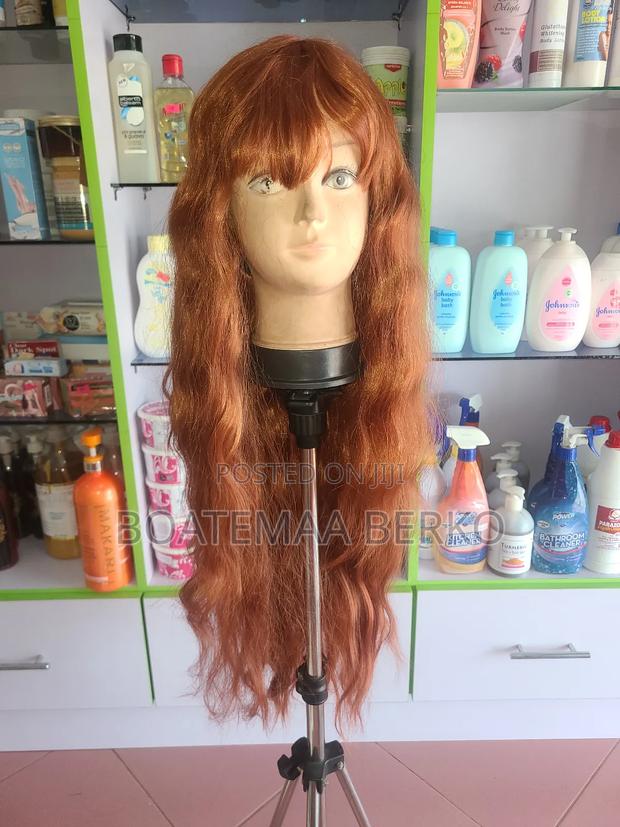 French Cut Body Wave Wig · Photo 4