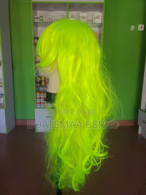Green French Cut Wavy Hair photo 3